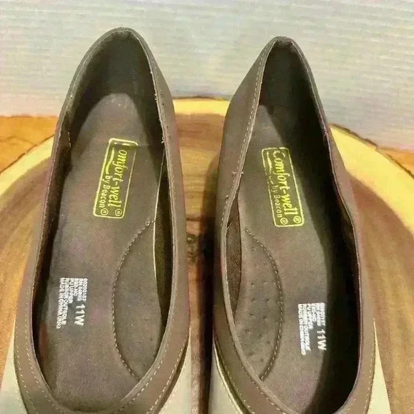 Beacon Comfort Well Two Toned Brown Tan Slip On Pumps Low Wedge Heel Size 11 W - Picture 2 of 9
